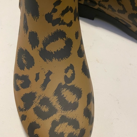 Hunter Black and Yellow Leopard Print Boots - Picture 4 of 10